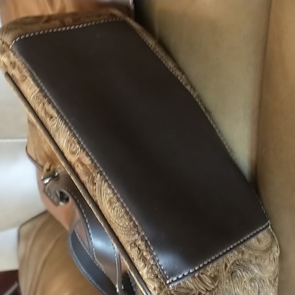 Relic Quality Brand Leather Paisley Handbag - Picture 3 of 13